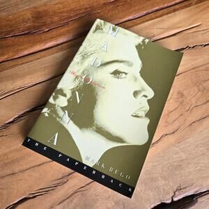 MADONNA - Blonde Ambition - Paperback Book - Mark Bego - 6" x 9" - 308 pgs. 1992